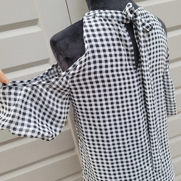 Elodie Womens Top Black White Cold Shoulder Tie Neck Short Sleeve Check Sz XS - Picture 4 of 8